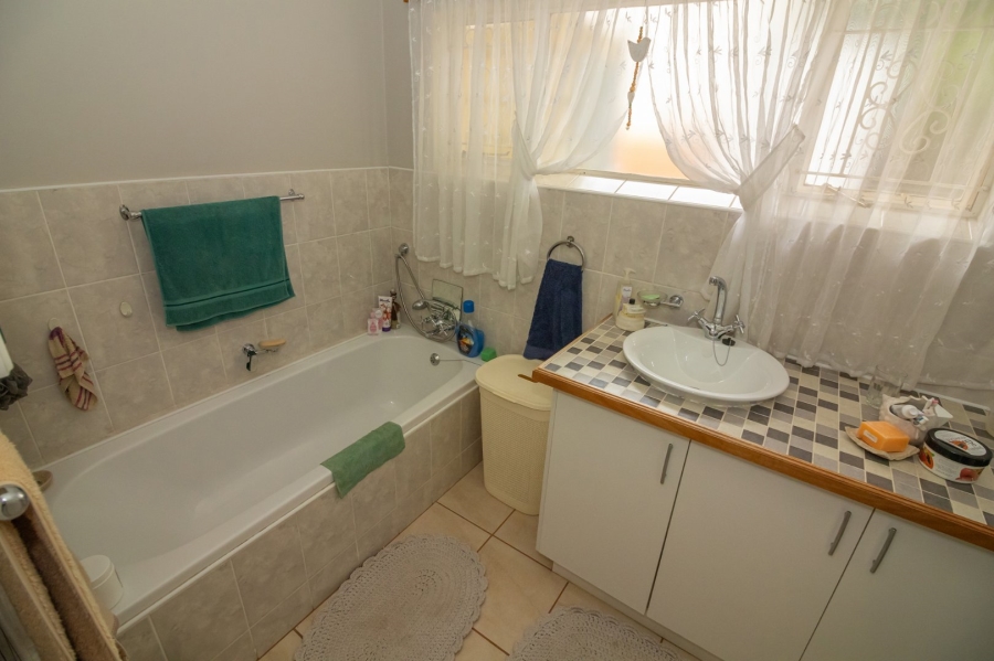 4 Bedroom Property for Sale in Suidrand Free State